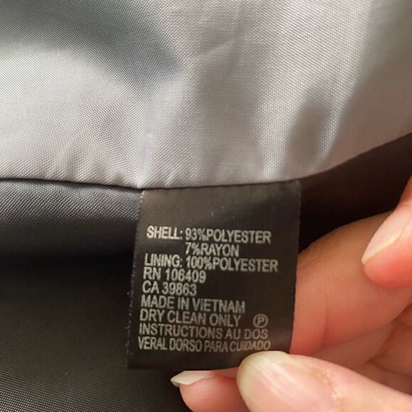 Tahari SZ 4P black pinstriped blazer / suit jacket - Picture 7 of 8